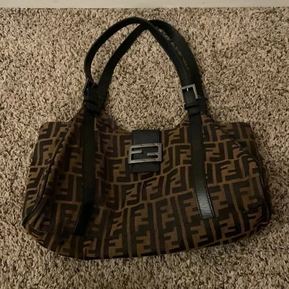 Fendi Bag - Picture 2 of 16